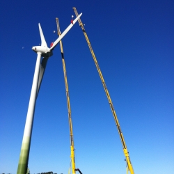 Using Cranes For Wind Turbine Blade Assembly